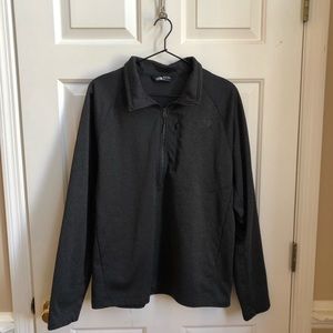 - North face 3/4 zipper pull over